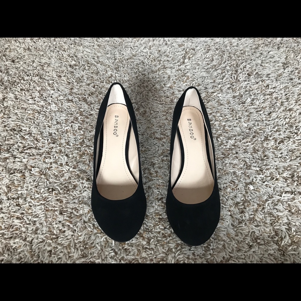 Perfect black suede wedges